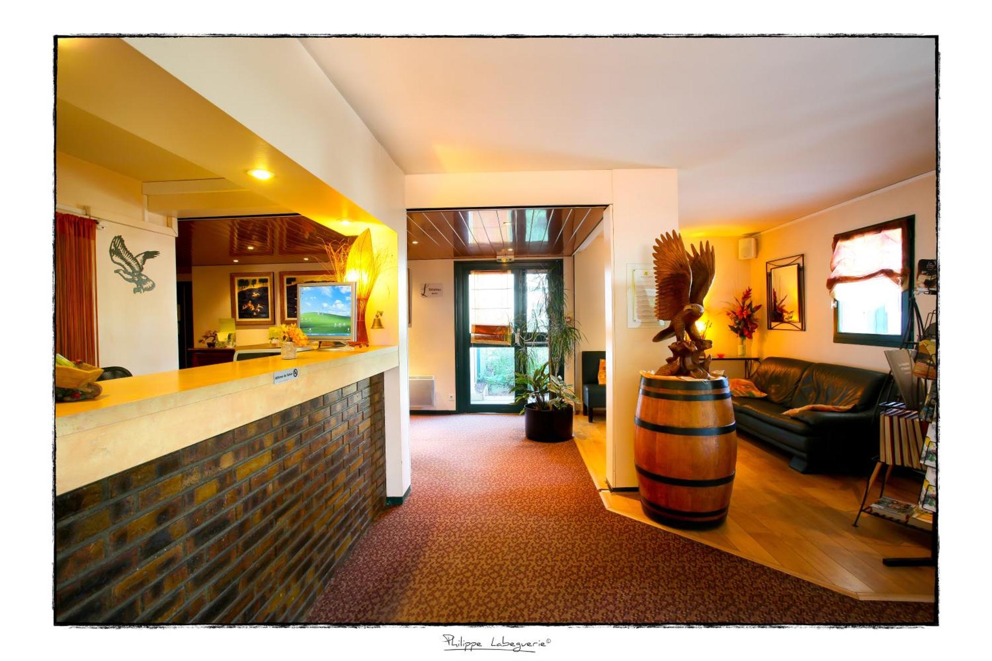 Logis Hotel Horus Restaurant Les Bruyeres Toulenne Eksteriør billede