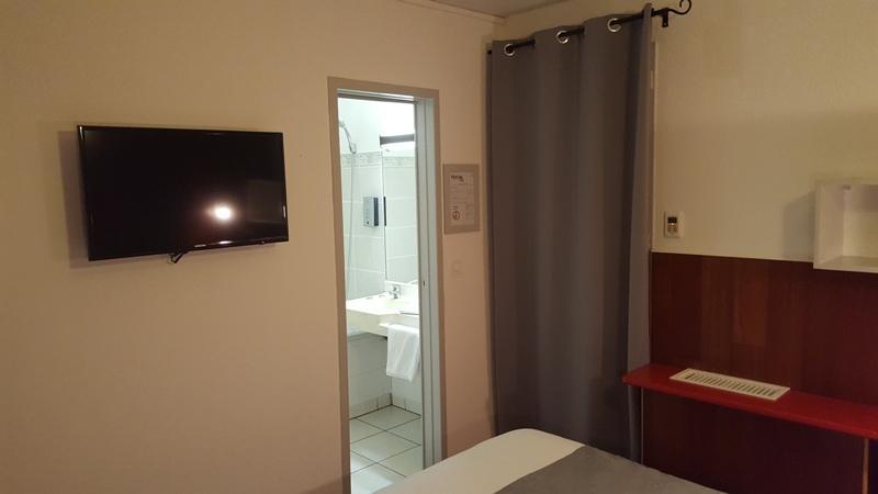 Logis Hotel Horus Restaurant Les Bruyeres Toulenne Eksteriør billede