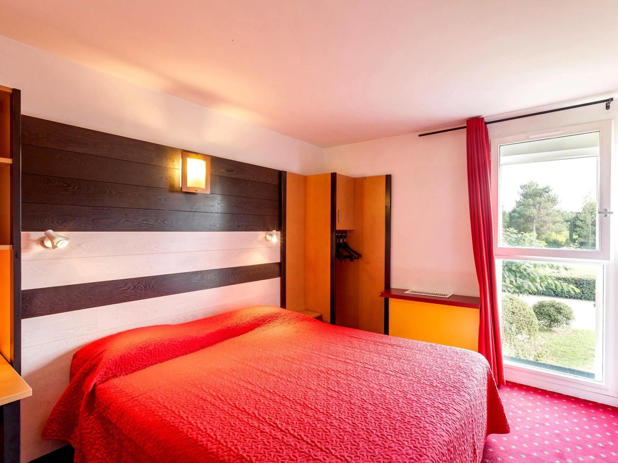 Logis Hotel Horus Restaurant Les Bruyeres Toulenne Eksteriør billede