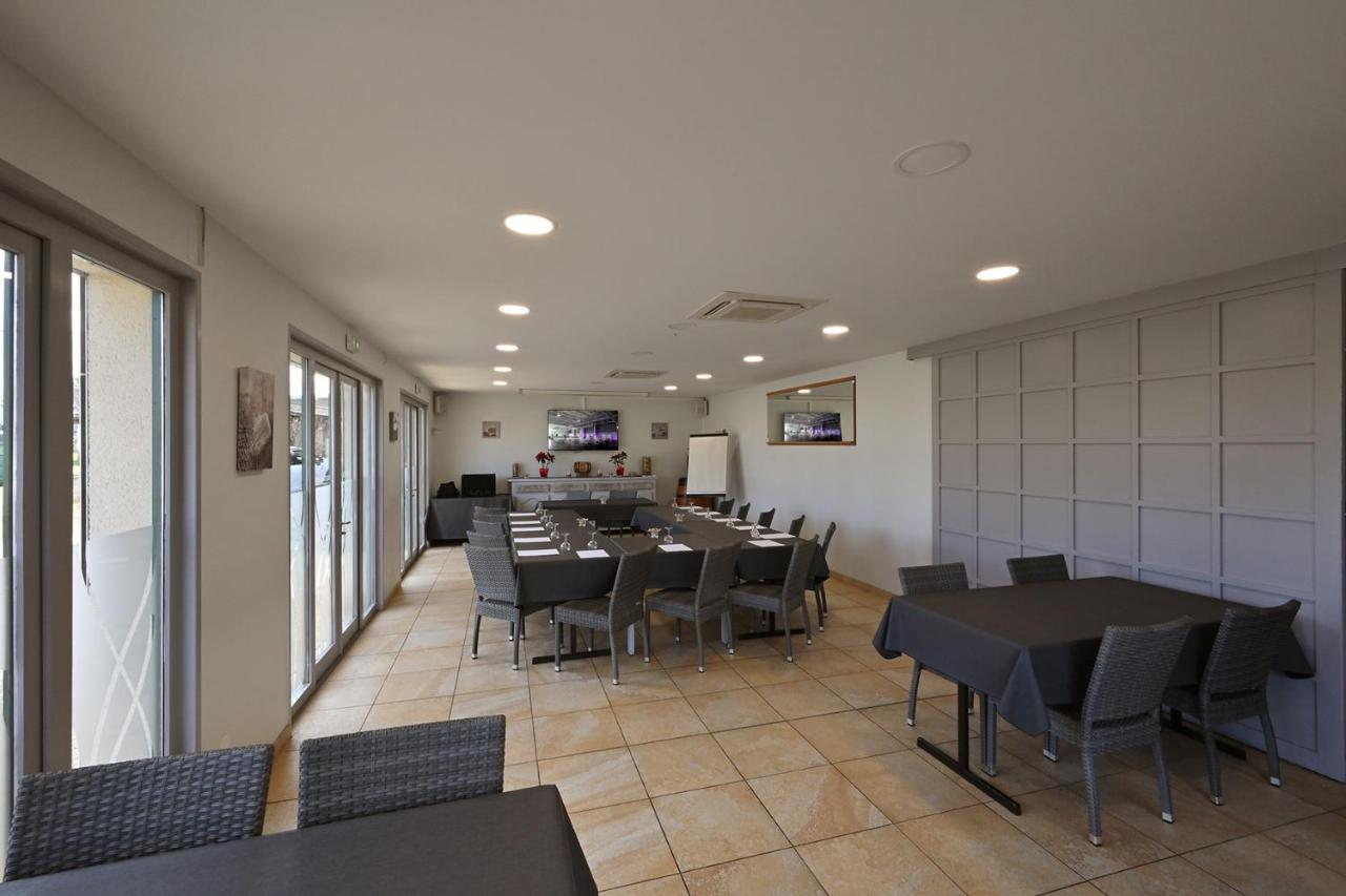 Logis Hotel Horus Restaurant Les Bruyeres Toulenne Eksteriør billede
